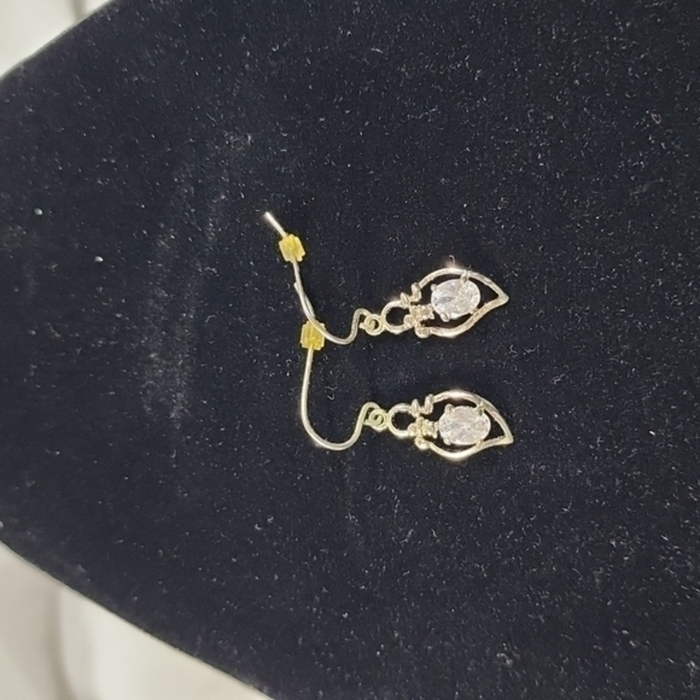 Silvertone and Crystal‎ Earrings - Picture 4 of 5